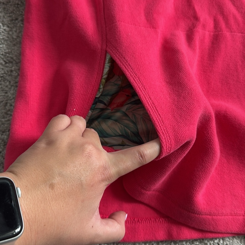 Tommy Bahama Floral Pullover Hot Pink Small - Picture 5 of 5
